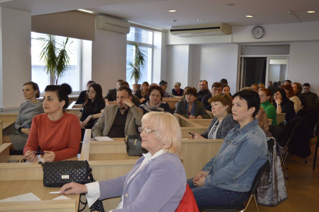 ТРЕНІНГИ ЩОДО ОСОБЛИВОСТЕЙ РОБОТИ ТА КОМУНІКАЦІЇ З ВЕТЕРАНАМИ