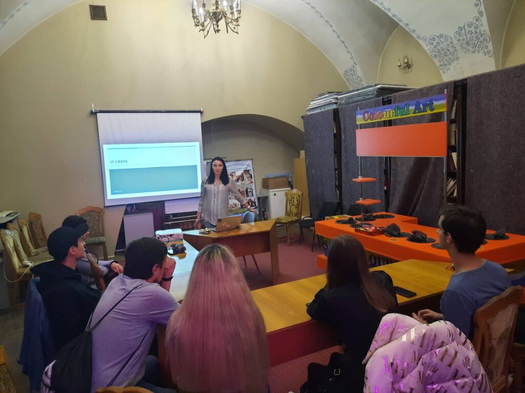 Розширення можливостей для працевлаштування ВПО у Львівській та Закарпатській областях