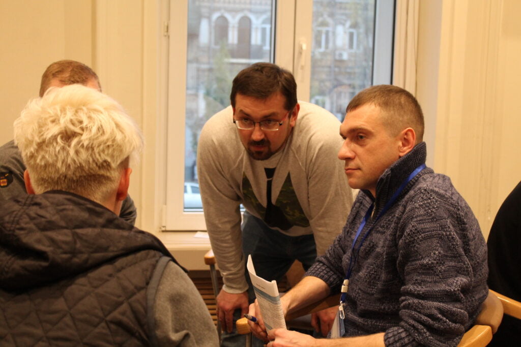 ВОЇНУ - ГІДНА ПРАЦЯ